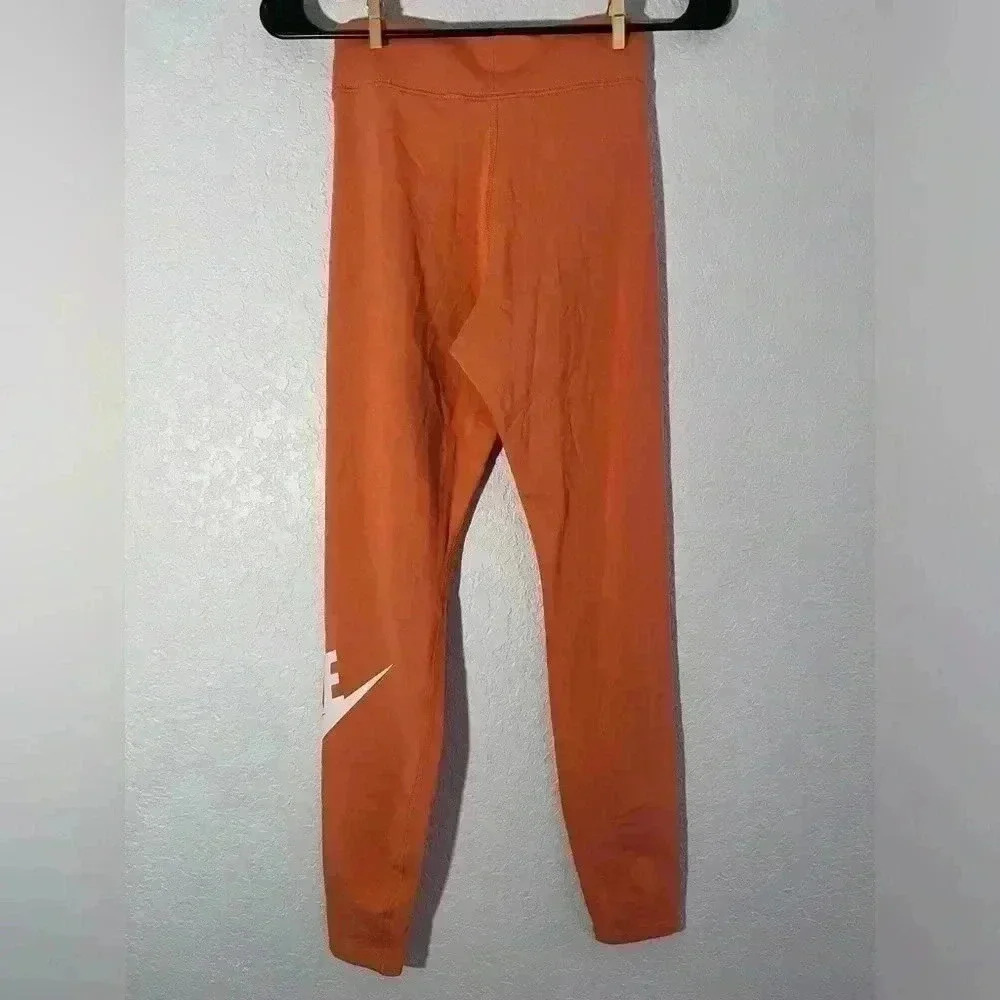 Nike Women’s Sportswear Orange Classics High-Waisted Graphic Leggings, size XS - Picture 6 of 6